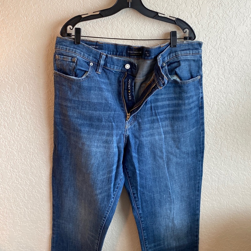 Lucky brand men’s jeans gently worn